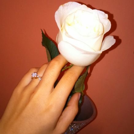 sanalucette18's profile picture. Le sacrifice paraît une condition nécessaire à la vie !!