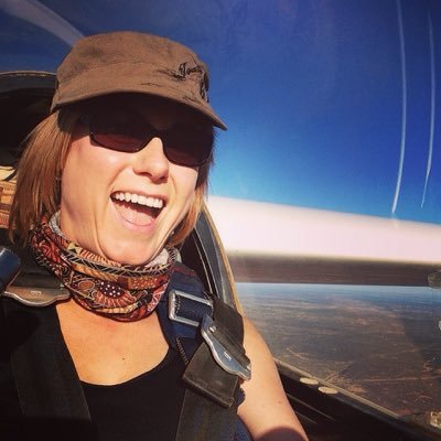 Eyes skyward ✈️
Thoughts inward ✨️
Often found roaming 🌍
Brit-turned-Aussie 🇬🇧 🇦🇺
Born @ 340ppm 🌱
Journo-turned-comms 🖊
#ClimateActionNow 🔥
