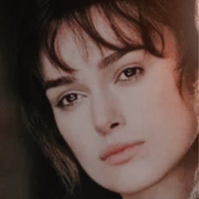 أريدُ شتاء أشعل فيه المصابيح الدافئة أنادم قهوة كيف على ضفاف صوت فيـروز لتلهى خلفي بغيض الحكايات ؛ #لا_أقتبس ؛ ممنوع الخاص