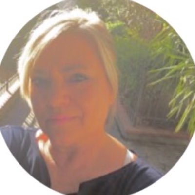 LsLucylvi's profile picture. Sono una ladra.. rubo emozioni.. silenziosamente osservo e e studio il viso, le mani, i gesti, le parole, le sfumature anche più lievi di chi mi sta di fronte..