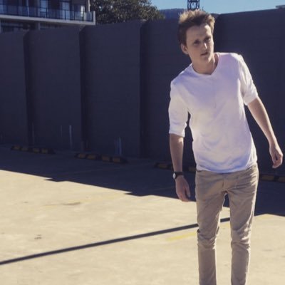 I'm a Australian freelance web and app developer. I love to swim, code and learn #webdev #developer #code