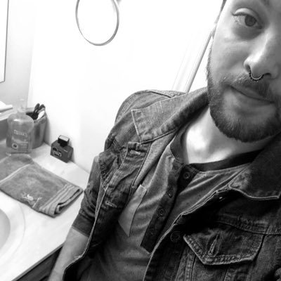 glasspassenger0's profile picture. tweet tweet, motherfuckers