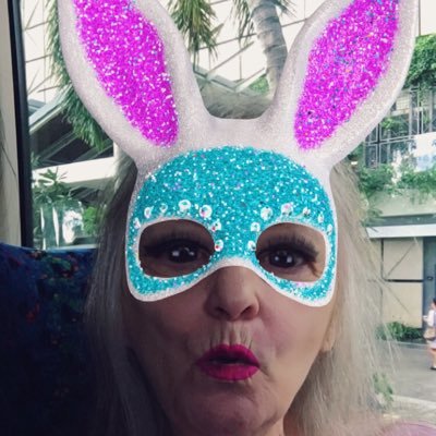 diem_rene's profile picture. 💄#hashtag 🎓🤖⚡️🗝🌎🛀🏅🛌⚓️🕹@bye 🏊🏿🃏🦂💒🐞🔮🗿🗞🐮🏃🏽‍♀️🕷💋