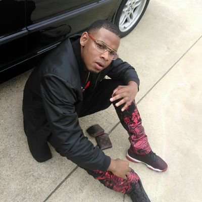 kelvvinw's profile picture. I Dont Have To Be 100 Deep, I Rather To Be With 10 Gators Then 100 Sheep .    Insta @GranndBeno SnapChat @kelvvinw -2016 Year Of  Graduation   (20years) #GkG