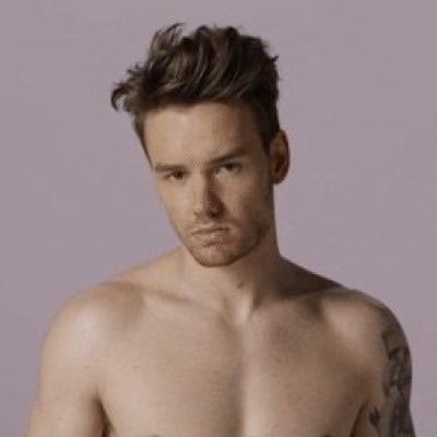 @LiamPayne the luckiest man in the world. #stripthatdown OUT