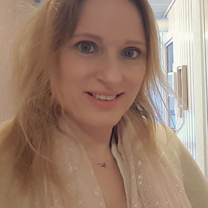 SandrineAnneR's profile picture. Management Controller (FR/EN/DE)@UBT/ Chapter Head Unige executive MBA Alumni Events program