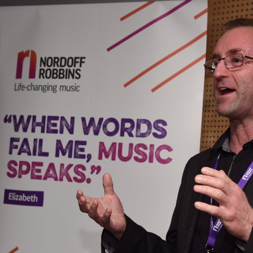 Teaching & researching about people and music @nordoffrobbins. Trustee @yorkearlymusic (NCEM). Również po polsku.