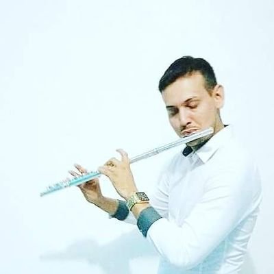 MaurcioFlutist's profile picture. 