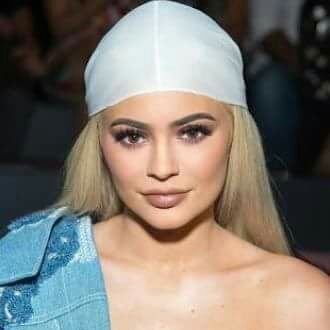 KYLIE JENNER❤ second fan account fam! xoxo💋