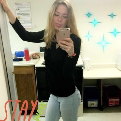 quinnhannah98's profile picture. happiness is an inside job