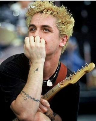La soledad y la música 🎶 es la mejor compañía (♥ω♥ ) ~♪