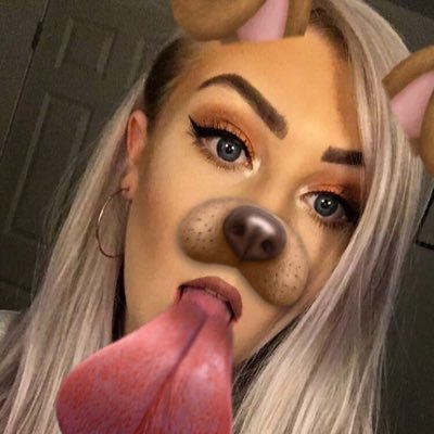 livc17's profile picture. 