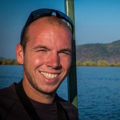 PhD on Human-Elephant Interactions in Botswana. Work at @TRAFFIC_WLTrade and member of the @hwctf