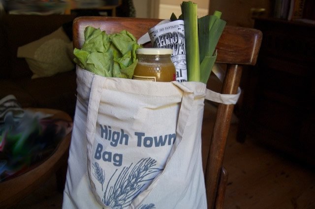 High Town in Luton is my local area. Here, I'm sharing what I buy locally and carry home in my @hightownbag. Hope it inspires you.