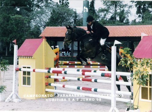 A Relevè Hipismo é uma linha de acessórios para hipismo e equitação clássica.
Há mais de 20 anos fazendo o melhor para você, nosso cliente.