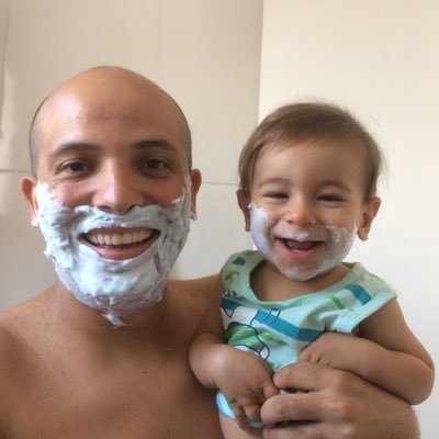 Casado com uma linda mulher. Com um filho maravilhoso e Corintiano.😬⚽️