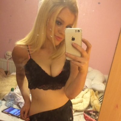 DanaWardx's profile picture. ooo eaaahh