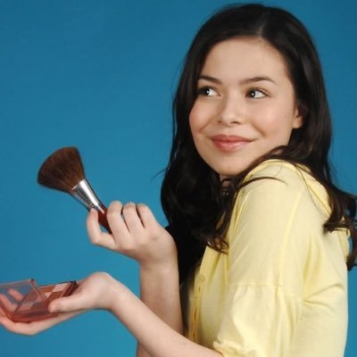 kimkardragshian's profile picture. sorry not sorry