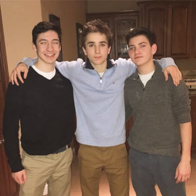 patrickobb10's profile picture. just a regular dude in chicago