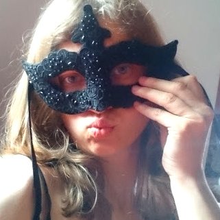 22F Looking for real guys and good deals. Skype Suzie Loows. Snap: suziexloo