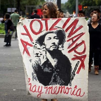 Diversificando la batalla cultural tan difícil desde Ayotzinapa Guerrero.
Visibilizando la problematica social general de todos bajo este Estado simulador.