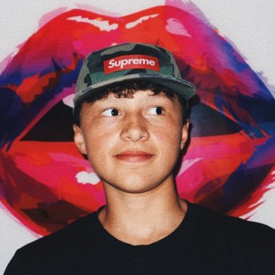 Louissself's profile picture. 