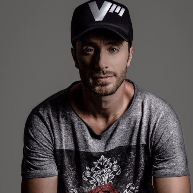 DJ / Producer / Anzu Club/ Brazil.
Snapchat / viktormora
Booking: Plus Talent (11) 3376.9900 / denise@plustalent.art.br