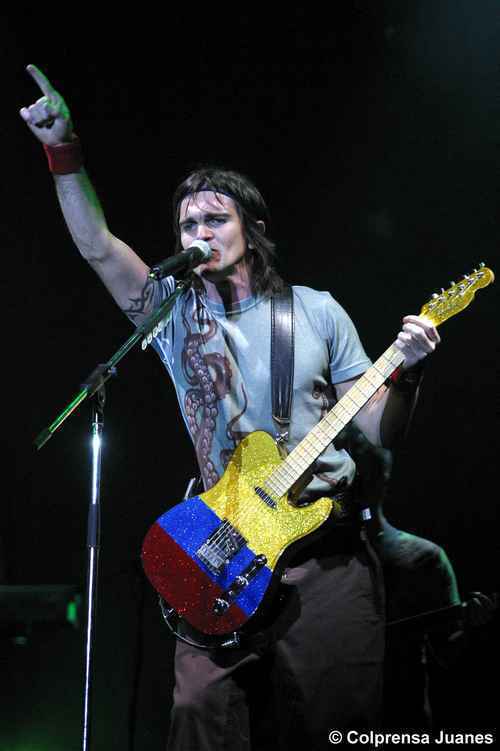 Cuenta en Homenaje a la música del Cantante Colombiano @juanes(conducido por @erikkacarolina) JUANES Eres nuestra LUZ! #MisPlanesSonAmarte