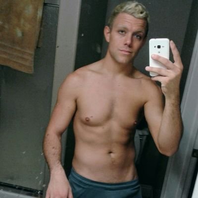 DerekScottXXX's profile picture. Hey guys! My name's Derek Scott, and i have no idea how to use this!!!