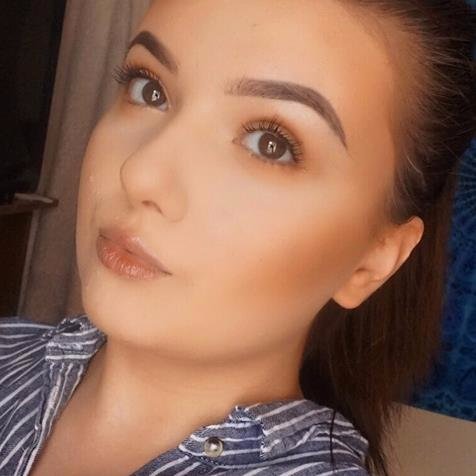 Professional make-up artist with a passion to enhance your natural beauty, create your perfect look & increase your confidence in my Redcar studio x