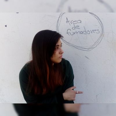 Supongo que la tristeza es la resaca de la felicidad.