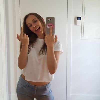 Miniemouseparis's profile picture. eight