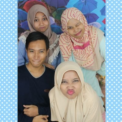 Studied Culinary Education, Home Economics at State University of Jakarta