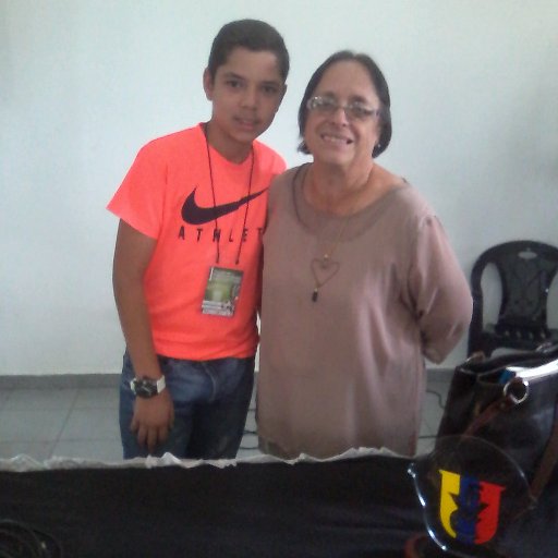 me encanta el mucho los deportes en especial el futbol y el beisbol