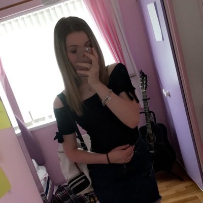 Becci_Sarah's profile picture. 