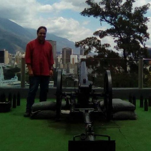 Revolucionario,Chavista,en pie de lucha defendiendo el Legado de nuestro Comandante Eterno Hugo Chavez Lic. ADM Gestion Municipal, Unefa.