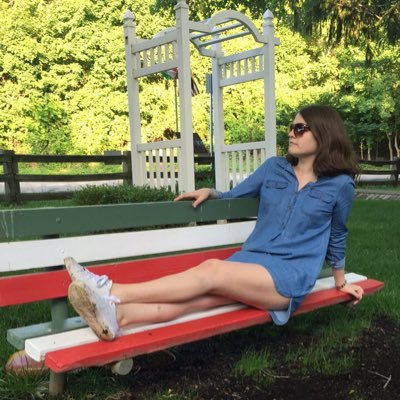 SassifulSarah's profile picture. she/her pls give me good book recommendations