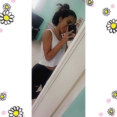 KarineRubin02's profile picture. 🌈🌚