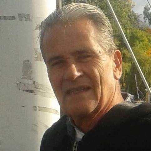 I am a Holistic Health Practitioner and Wellness Coach. I help men and women move from