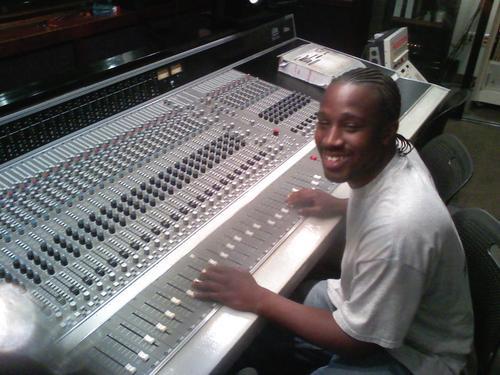 I'm a freelance Audio Engineer from Alabama. Graduated from C.R.A.S. . Worked at Wavaflo in L.A. Looking to build my network here in Cincinnati, OH.