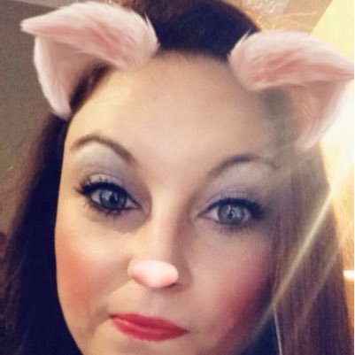 TiphanieRoget's profile picture. 👌si tu attends toujours la personne qui va changer ta vie,alors lève toi et regarde toi dans le miroir👌