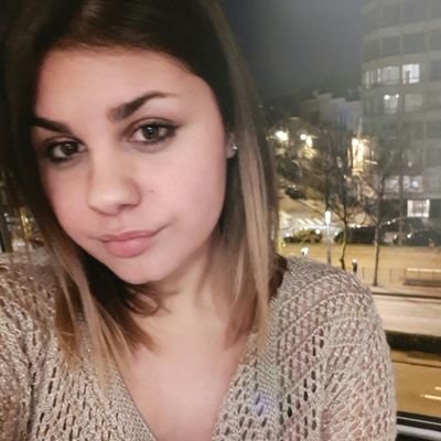 clairebelpaeme's profile picture. La felicidad no depende de lo que tienes o lo que eres, únicamente se basa en lo que piensas.