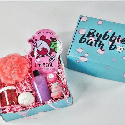 The first premium Beauty Bath box that comes to ur door monthly 🛀  
💗bathbombs-salts-scrubs-masks-soaps-lufas-& more💗 starting at $15 a month 💗World wide 💗