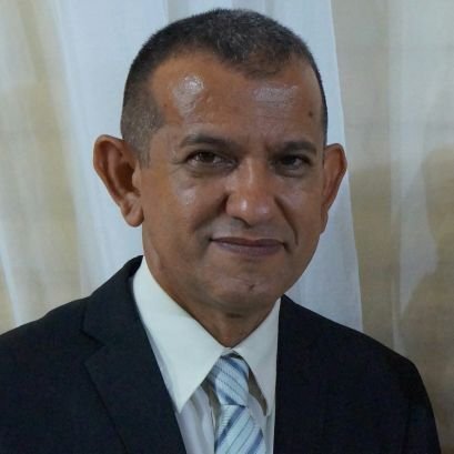 Sou pastor do Ministério Vida Plena de Louvor, e eterno apaixonado por Yeshua que me amou mesmo eu sendo ainda pecador, por isso vivo por Ele e Para Ele.