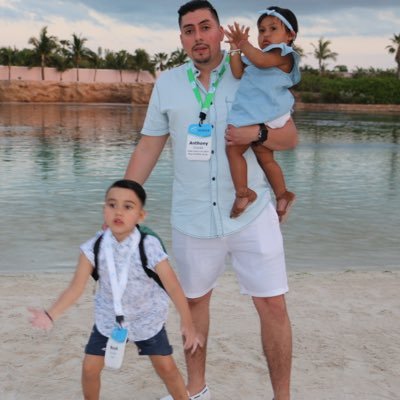 national business mobility executive mid-market #soccer #sales #marketing #motivation #driven #mykids #colombia #2xsummitwinner #Queens (my opinions are my own)