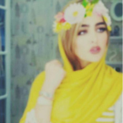 لا تحسد أحداً، القمة تتسع للجميع وخزائن الله لا تنفد فكما أعطى غيرك سيعطيك ويرضيك . ثق وكن مع الله يٌكن معك ❤️