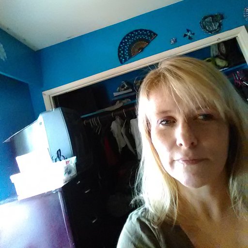 Born n raised in Vancouver, working towards Web Marketing/design Degree. I have two amazing kids and an awesome guy! love laughing and being kind to others.