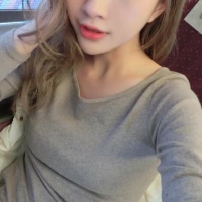 Meromi 美容垢ではございませんがメラノccはもう2年前から使ってて そのままでも化粧水に混ぜてもいい感じです 身体に塗ったらポツポツもなくなったし顔なんか毛穴とかニキビ跡がシミっぽくなったやつも消えました