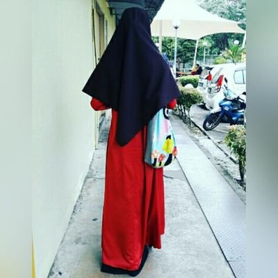 ZekSiti's profile picture. turn back to Allah swt, الله the one