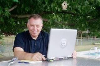 BillF38's profile picture. Internet Entrepreneur 
Building business from home office.